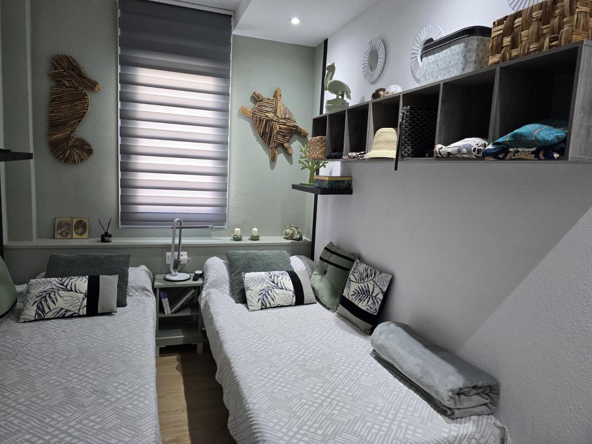 Superbe Appartement Avec Solarium Et Piscine Communautaire Roses Luaran gambar